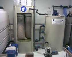 Installation compacte de traitement des eaux